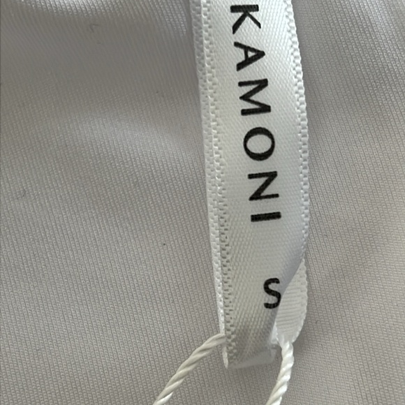 KAMONI TROPICAL PRINT TRIANGLE TOP NWT SIZE S - Picture 6 of 7